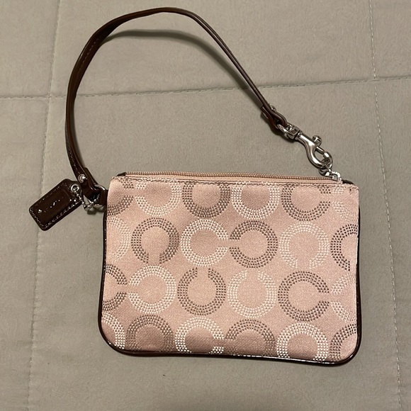 Coach wristlet Excellent used condition - Picture 6 of 6